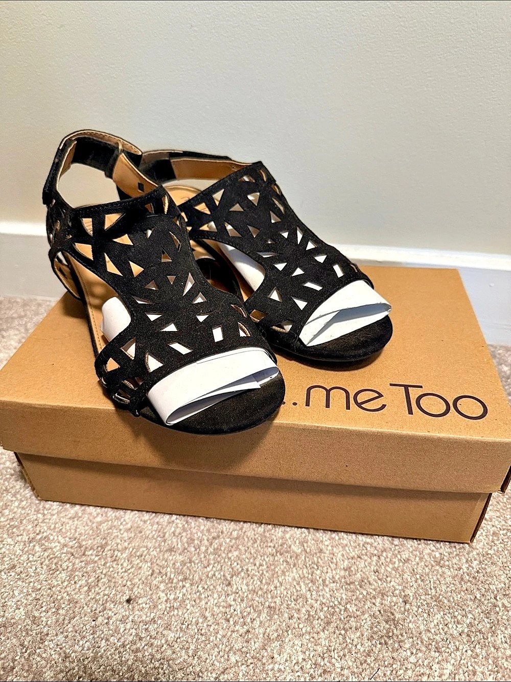 Me Too Women's Black & White Geometric Wedge Sandals Like New